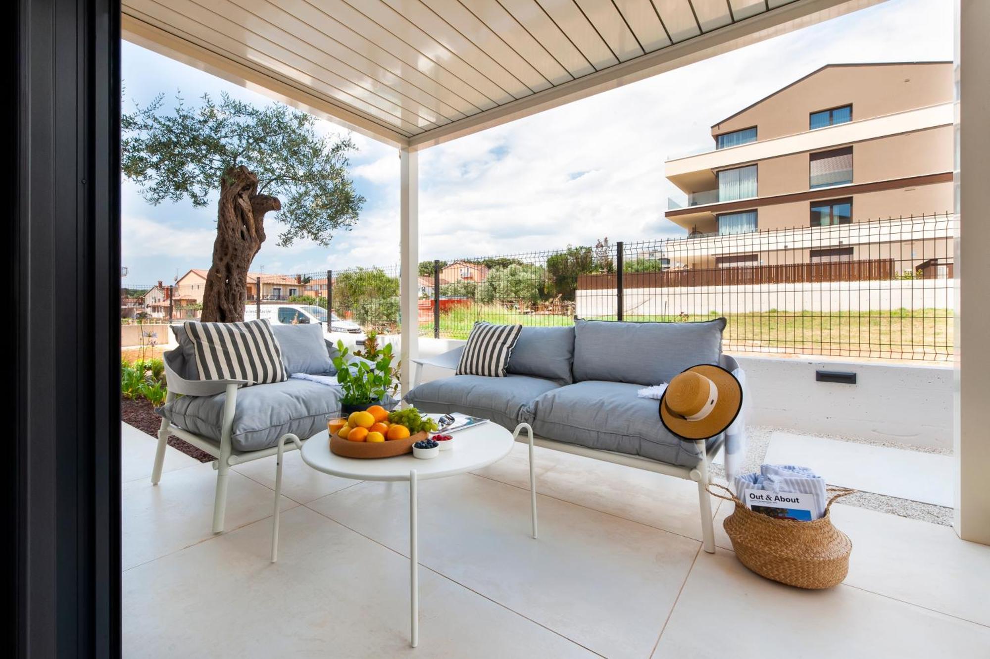 4r Royal Rojnic 3 Apartment *