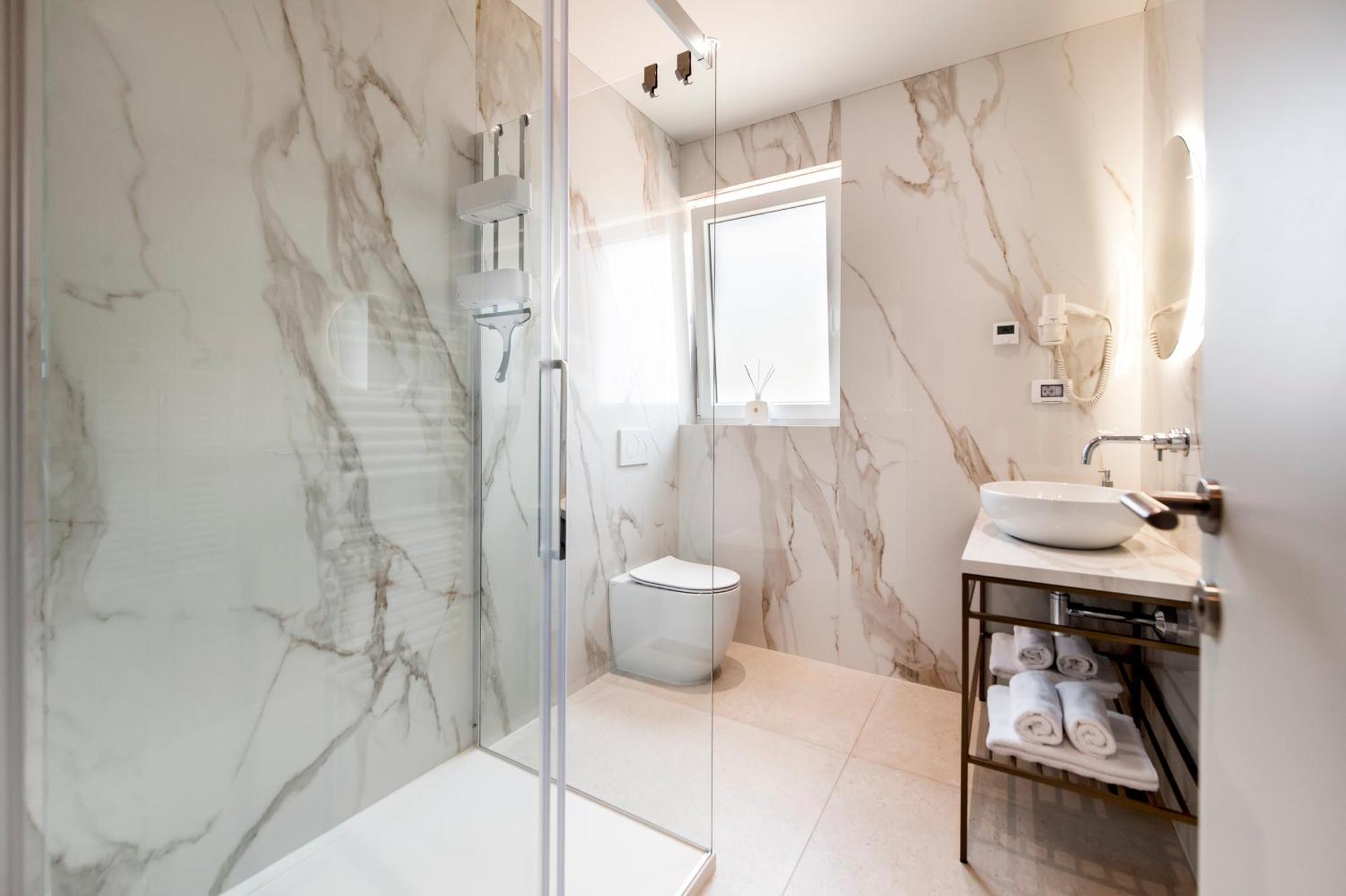 Apartment 4r Royal Rojnic 3