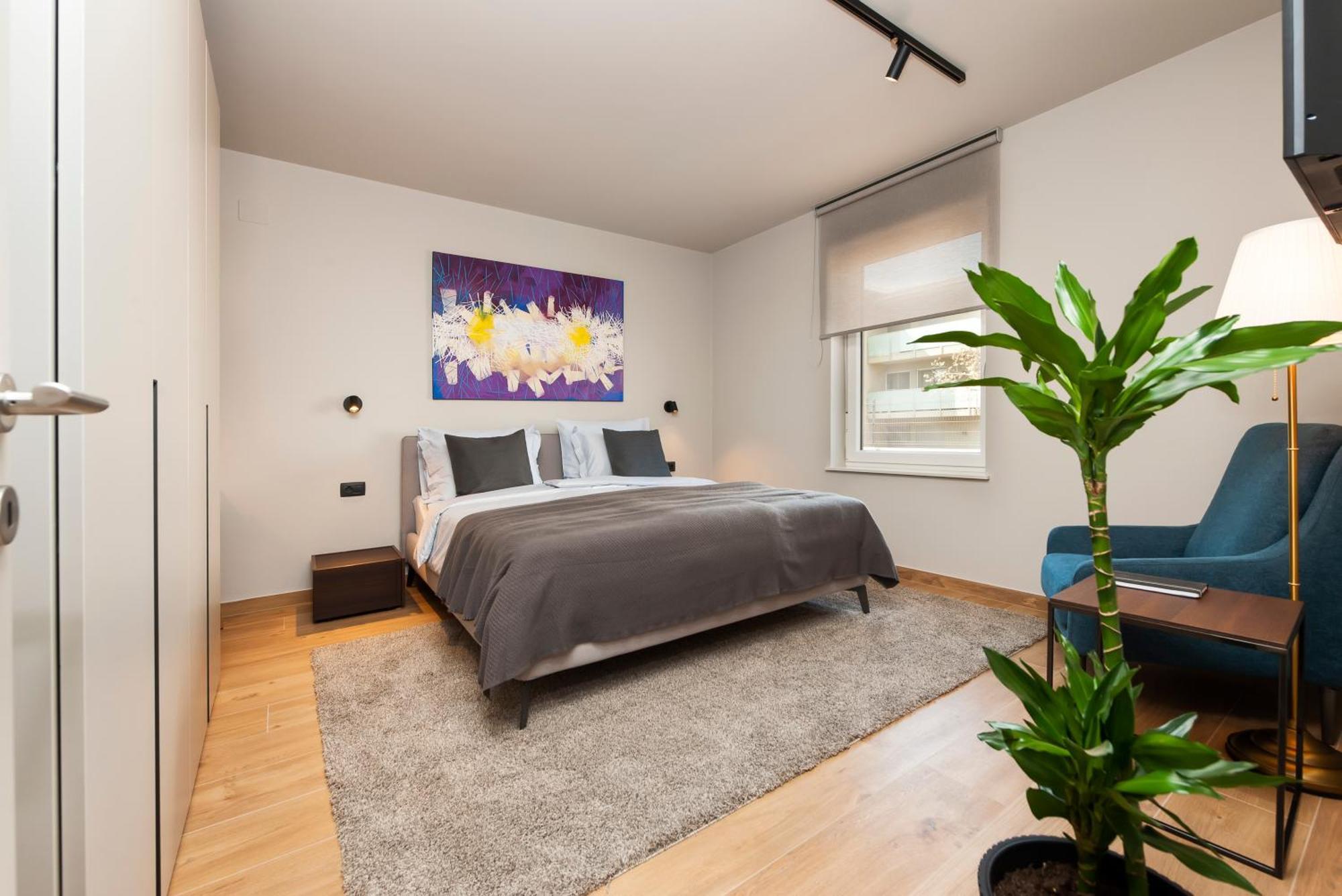 Apartment 4r Royal Rojnic 3