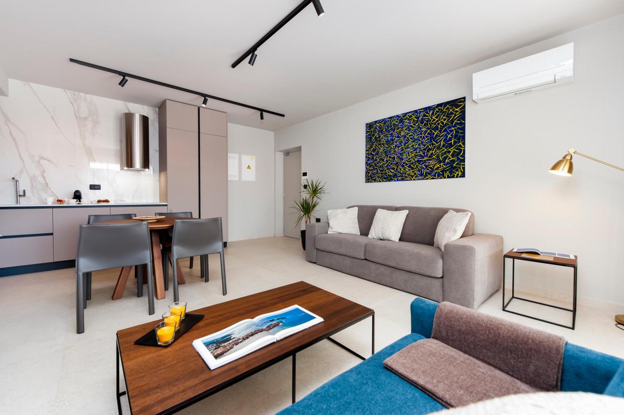 4r Royal Rojnic 3 Apartment *