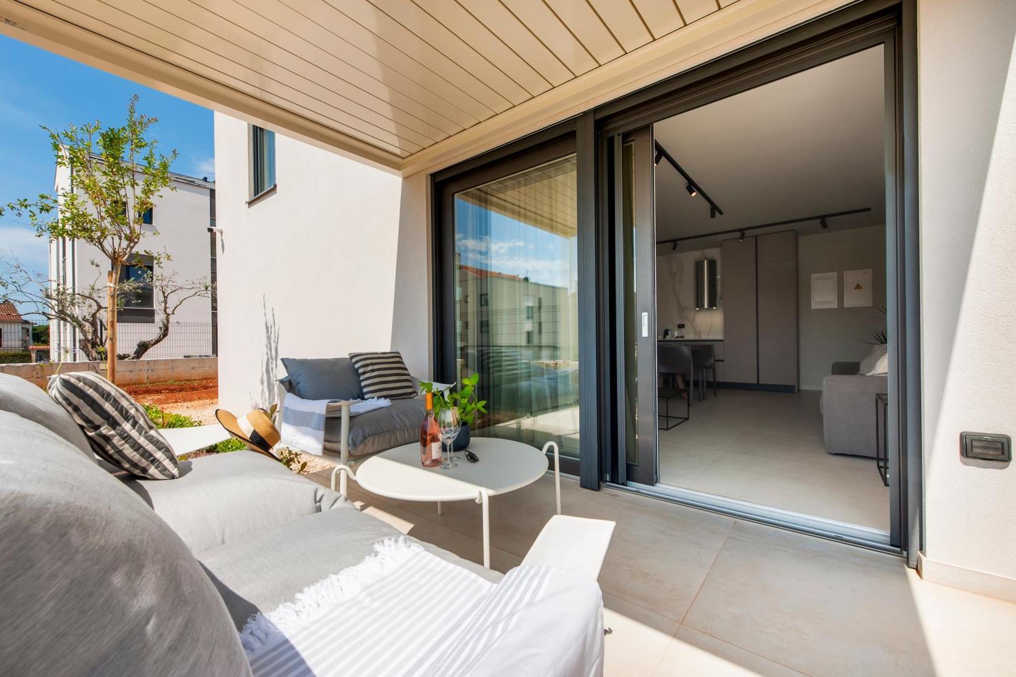Apartment 4r Royal Rojnic 3 *