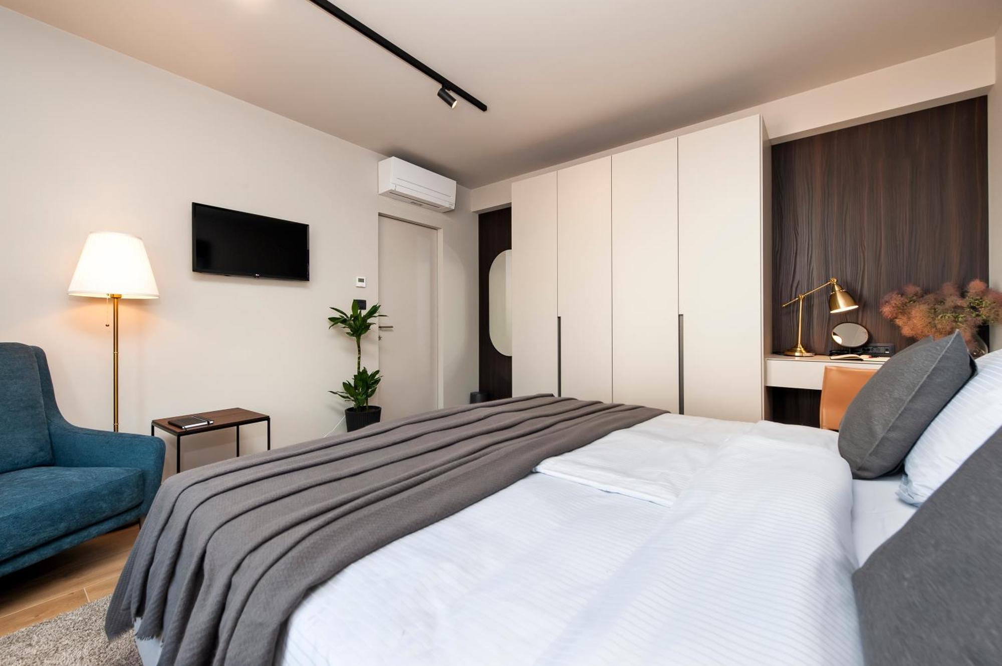 Apartment 4r Royal Rojnic 3