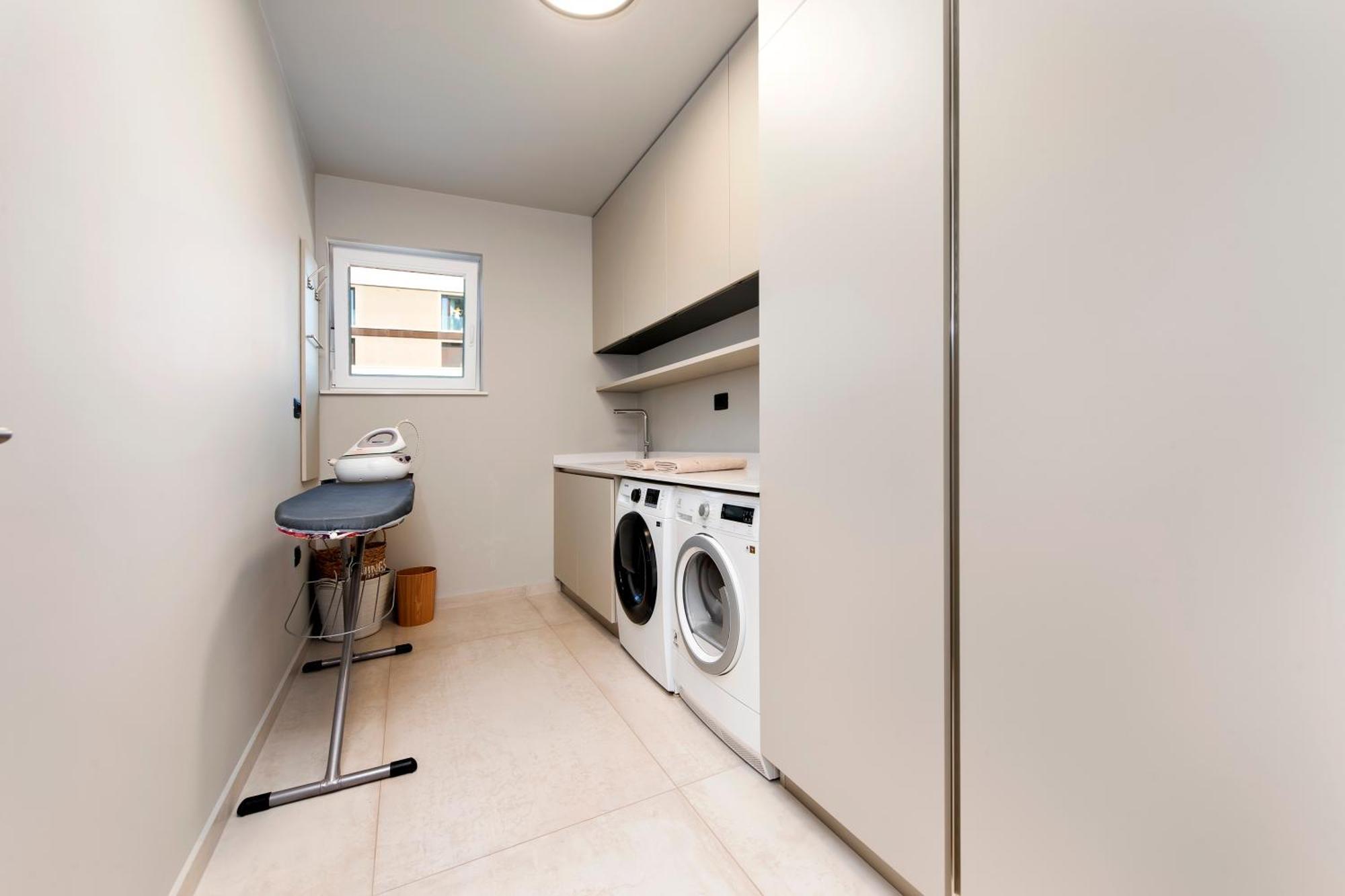 Apartment 4r Royal Rojnic 3 *