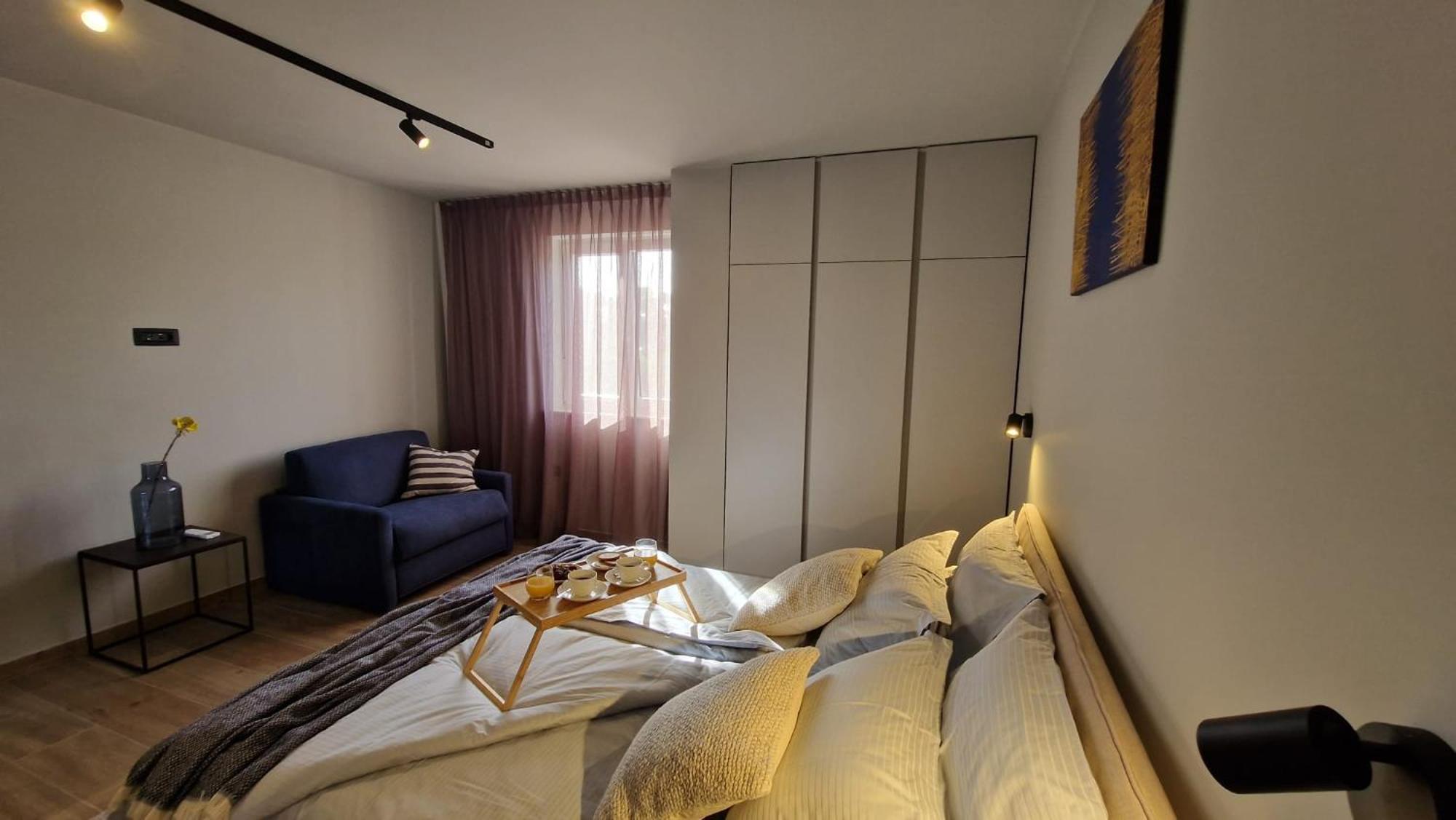 4r Royal Rojnic 3 *