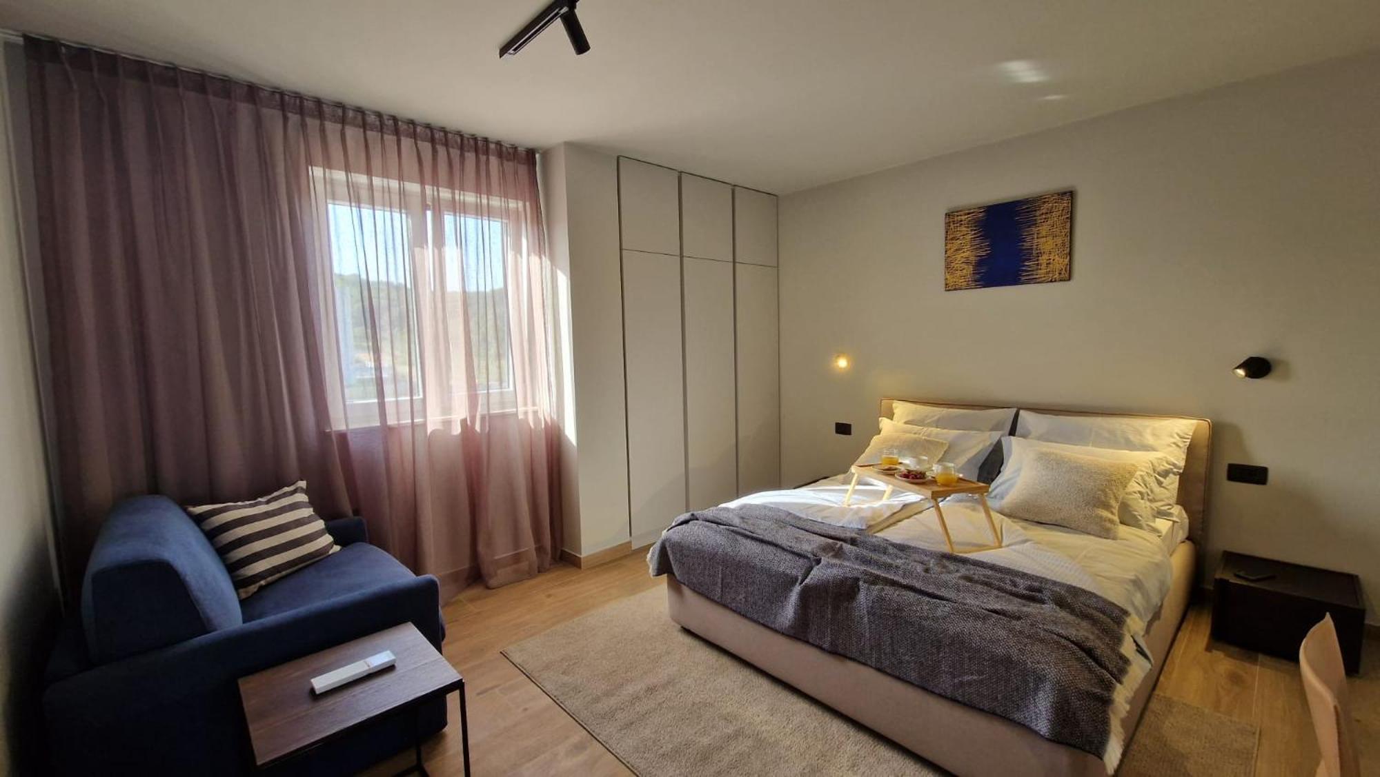 4r Royal Rojnic 3 Apartment