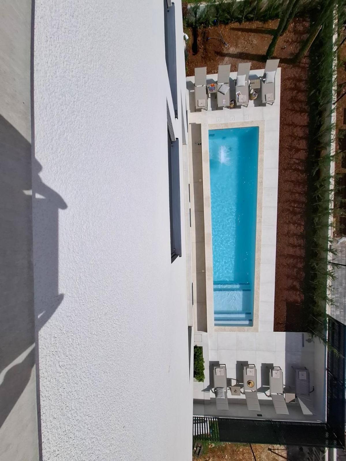 Apartment 4r Royal Rojnic 3